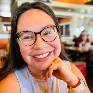 Meet your Posher, Leigh